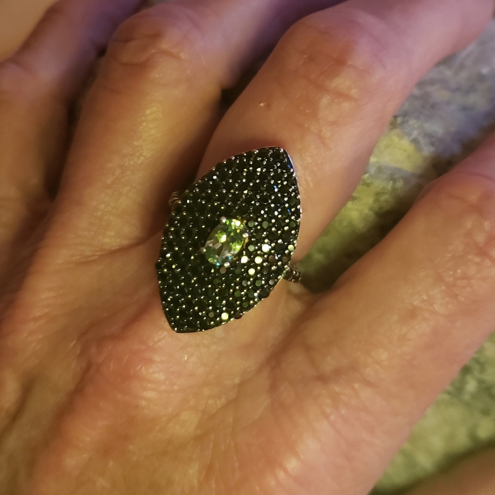 Meralani Mint Garnet & Thai Blk Spinel Ring
